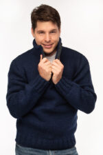 tamno plavi ručno pleteni vuneni džemper sa kragnom i rasjferšlusom - ručno pleteni proizvodi od vune - wool art