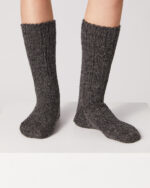 ručno pletene vunene čarape tamno sive - ručno pleteni proizvodi od vune - wool art