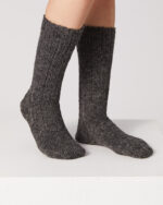 ručno pletene vunene čarape tamno sive - ručno pleteni proizvodi od vune - wool art