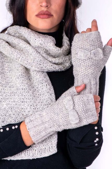 sivi ručno pleteni vuneni šal kapa i rukavice bez prstijukomplet set - ručno pleteni proizvodi od vune - wool art