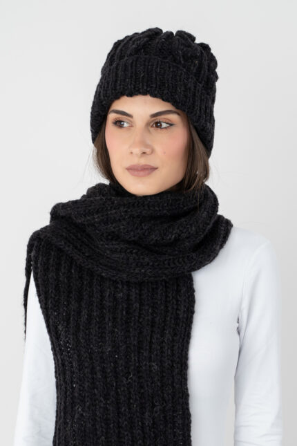crni ručno pleteni vuneni šal kapa komplet set - ručno pleteni proizvodi od vune - wool art